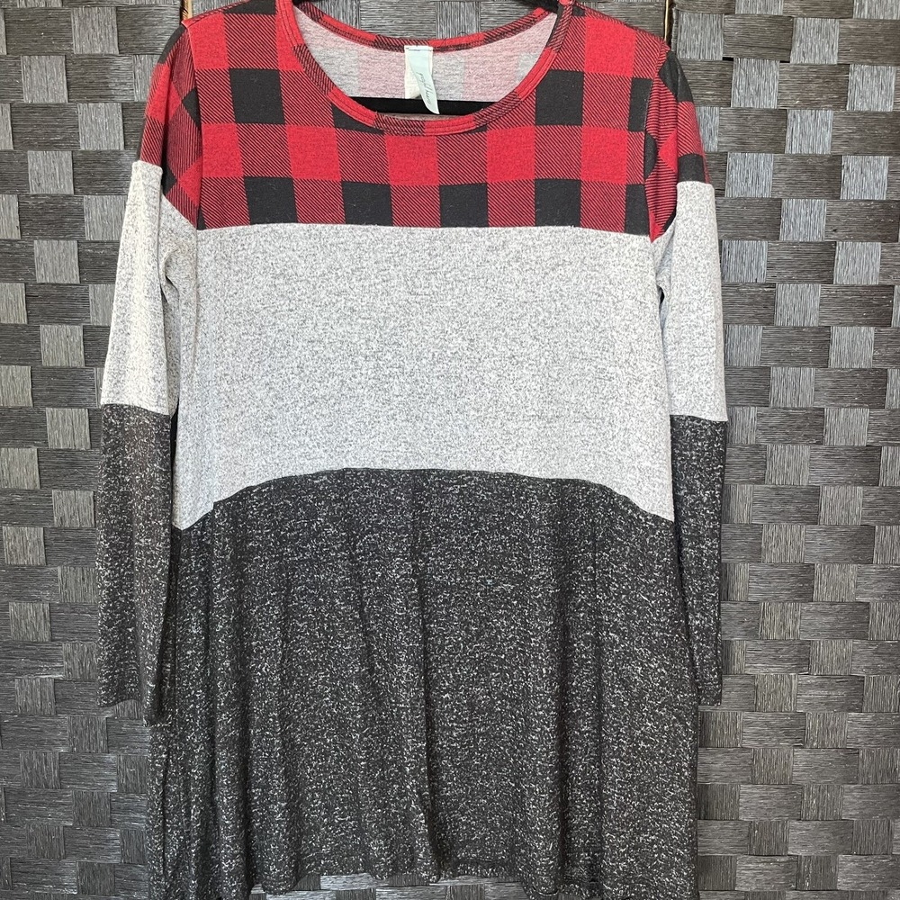 Grateful Hearts Womens Size S Long Sleeved Buffalo Plaid Top